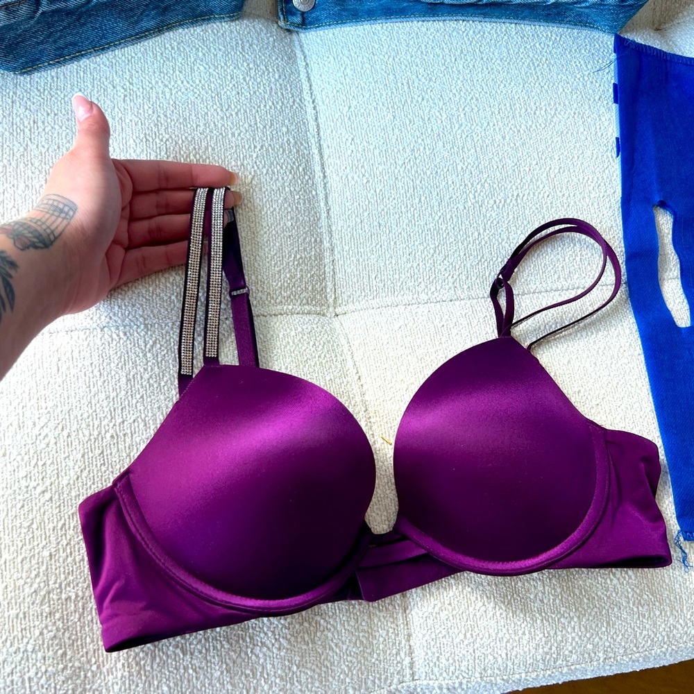 Victoria’s Secret Very Sexy Push-Up Sparkle Straps Bra in 34B